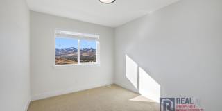 BRAND NEW 3 bed 2.5 Bath Townhome - Small dog negotiable Gallery 17