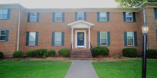 Upper Floor Condo, Great Area Gallery 1