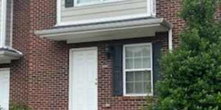 Newly Remodeled Townhome, Great Location! Gallery 1
