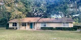 Windward Meadows 3BR/2BA on 1 Acre with Fenced Yard Gallery 1