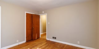 6149 Broadway Street Gallery 14