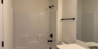 Gorgeous Brick 3 bed/3 bath Rental Available! Gallery 6