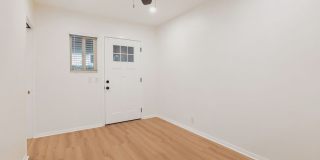 806 Navy St Gallery 18
