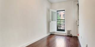 271 W 22nd St Gallery 6