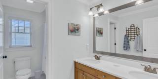 420 Tuttle Avenue Gallery 25