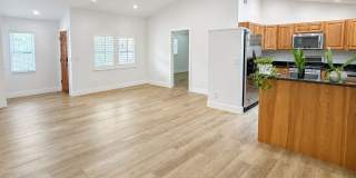 Updated 2/2/1 Home in Northeast St. Petersburg! Gallery 6