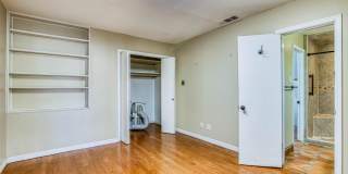 1701 ELM Street Gallery 27