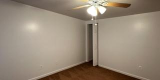 1527 W 36TH Street Gallery 26