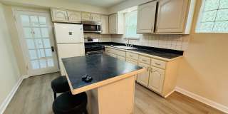 Two Bedroom Ferguson Home with Park Like Yard Gallery 9