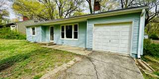 {7047} Prairie Village Ranch with Hardwood Floors + Large, Fenced Yard + 1 Car Garage Gallery 3