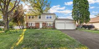 Buffalo Grove 4 Bedroom located in the Stephenson School District! Gallery 1