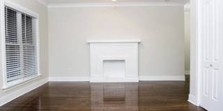728 W Roscoe St Gallery 7