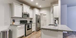 Modern 3BR/2BA Duplex | All Utilities Included | Downtown Edmond Gallery 1