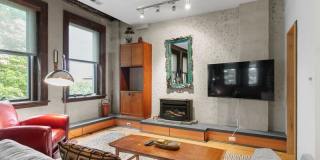 32 Broadway Street Gallery 13