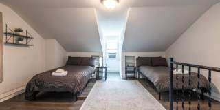 Renovated 3BR in South Side Flats | 100 Walk Score | In-Unit Laundry Gallery 11