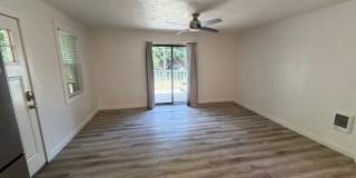 Cute 3 Bedroom, 1 Bathroom House on Sunset Hill! Gallery 12