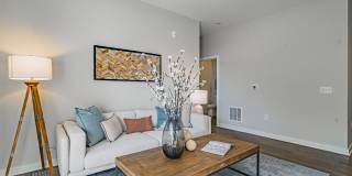 The NinetyNine Gallery 16