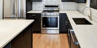 2319 N Southport Gallery 4