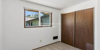 Gladstone 3BD/2BA Home with Large Yard, Shop, & 2 Car Garage Gallery 27