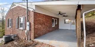 3 bed 2.5 bath single family home Gallery 29