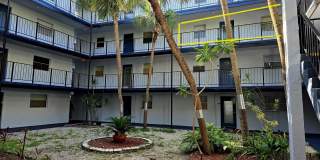 2860 SOMERSET Drive Gallery 1