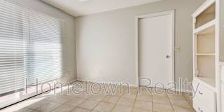 208 W Shadywood Drive Gallery 10