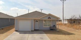 Modern 3 Bed 2 Bath Home Gallery 1