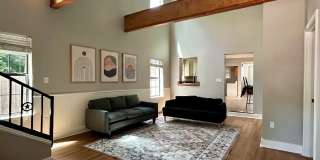 7-Bedroom Home 2 Minute Walk From Campus! Gallery 6