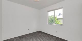 Spacious 4 Bedroom Townhome in SLC w 1 car garage Gallery 11
