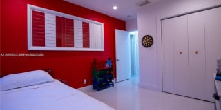 31 SW 6th St Gallery 11