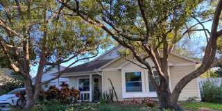 Florida living at its finest with the 2 bedrooms and 2 bathrooms plus a flex room home! Gallery 26