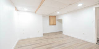 2303 Main Street Gallery 27