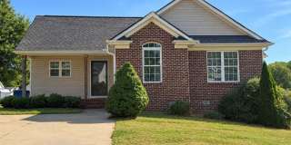 Three bedroom, 2 bath house in Graham Gallery 1
