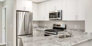 like new, 3bd 3ba townhome available 9.01 Gallery 1