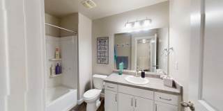 Spacious Townhome - 4 Bedrooms/3 Baths in South Jordan Gallery 12