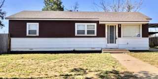 Welcoming 3‑Bed Retreat in Lamesa – Comfort Meets Classic Charm! Gallery 1