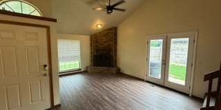 Adorable cottage style three bed, two bath, two car garage home in Moore Schools! Gallery 4