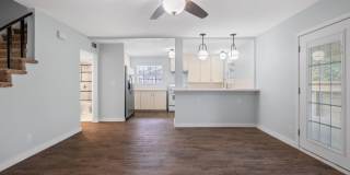 Modernized 3 Bedroom Home Near Mueller ~ Huge Backyard & Deck Gallery 9