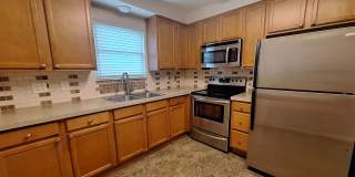 Charming 2 bedroom duplex perfectly located in Rochester Gallery 5