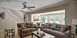 FURNISHED: Modern 6 Bdrm (7 beds) Home with BBQ, Foosball, HotTub & Private Pool - Close To Airport&Downtown Gallery 11