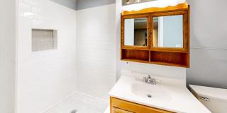 NW DC locale...3 level - 2 bed + Den with 2.5 & off street parking  - 16 months only Gallery 24