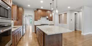 4bd/4.5ba Sammamish Home Gallery 13