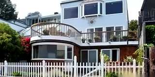 Beachfront 4BR/4BA on Swede's Beach — Private Beach Access, Panoramic Bay Views | Old Town Sausalito Gallery 17