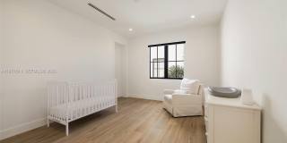 885 NE 76th St Gallery 35