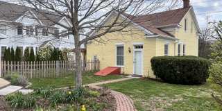 Premium location!  Downtown 3BR 2.5BA with 2 car garage Gallery 3