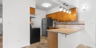 1st month free! Renovated 2B/2B Corner Apartment with Flatiron Views - Available NOW! Gallery 6