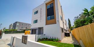 11522 Emelita Street Gallery 22