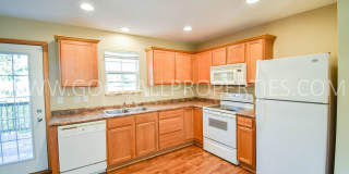 2 Bedroom, 2 1/2 Bath Townhome in Urbandale with attached Garage!!! Gallery 3