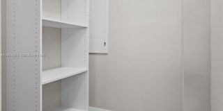 811 S Hollybrook Dr Gallery 29