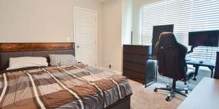 Pet Friendly Four Bedroom! Gallery 16